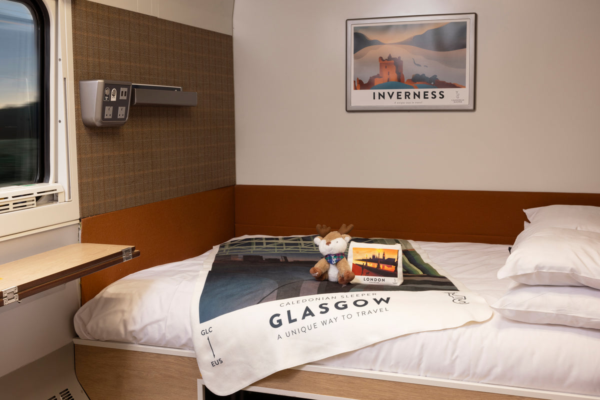 Caledonian Sleeper Sherpa Fleece Blanket - Glasgow